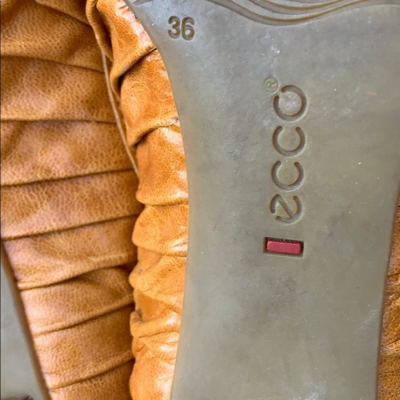 tan heels - Picture 3 of 3